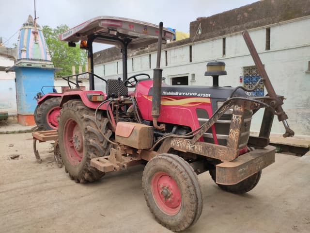 Mahindra YUVO 475 DI (4)