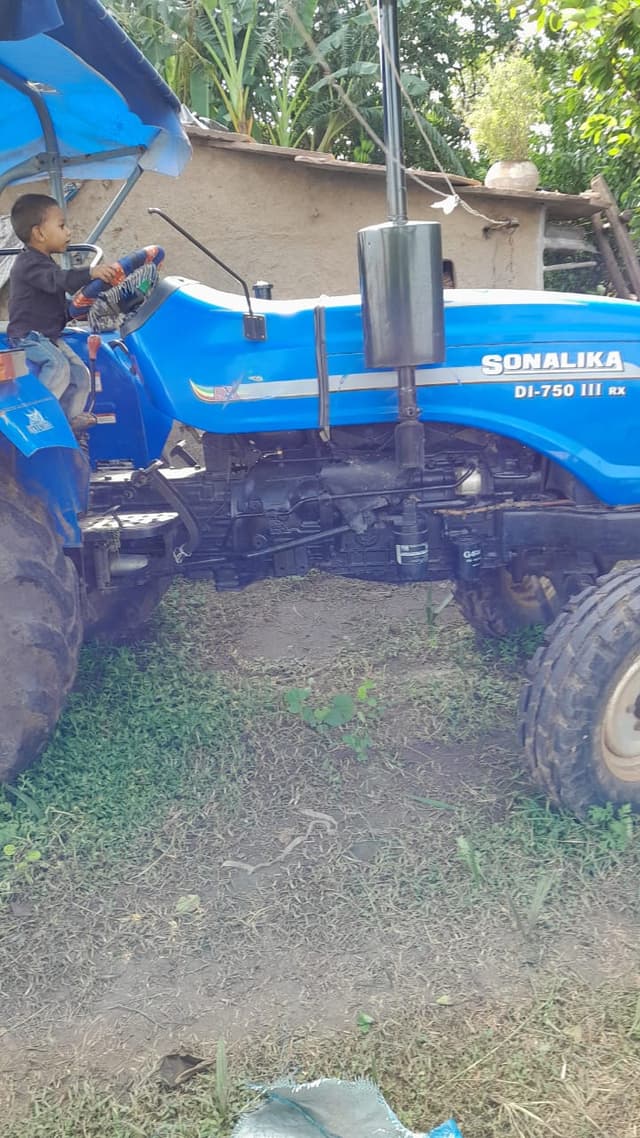 Sonalika DI 750III (2)