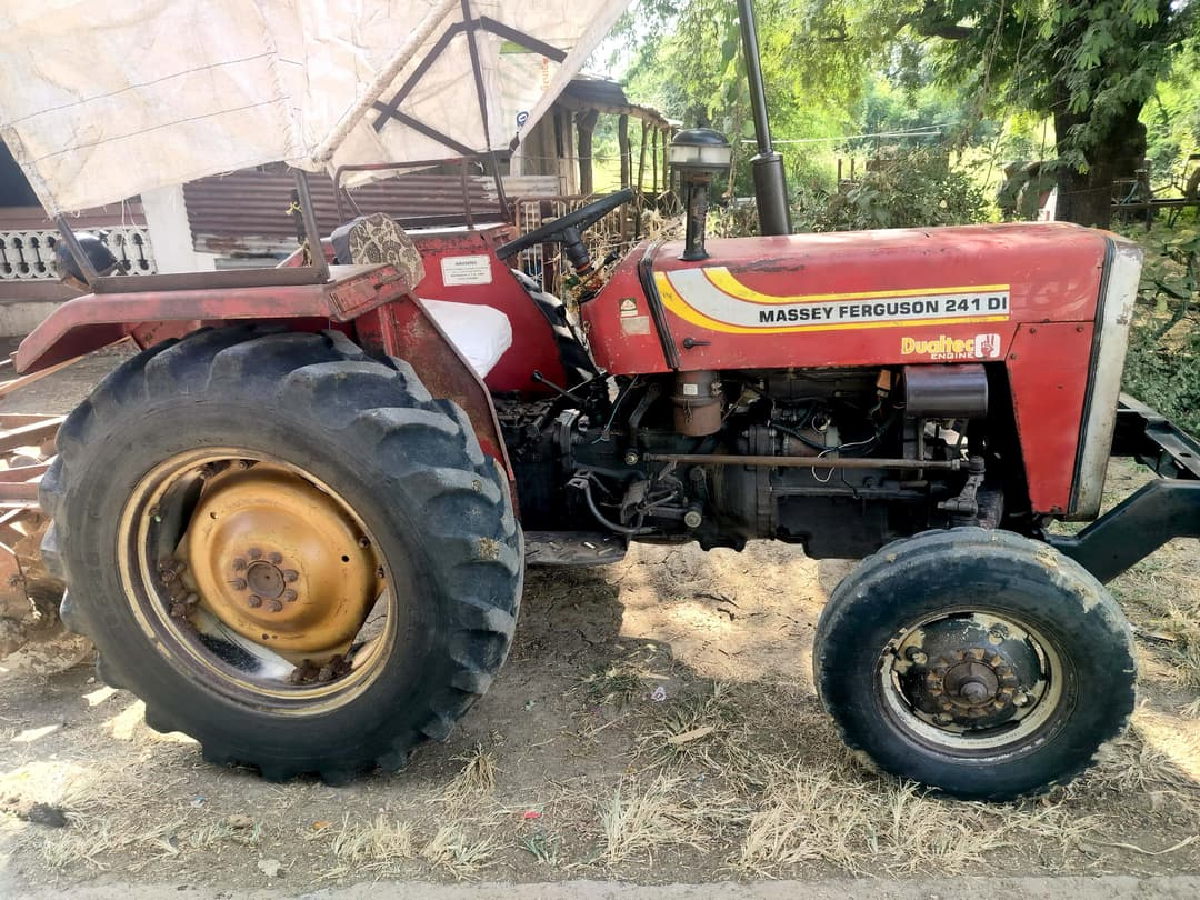 Massey ferguson 241 DI Mahashakti (4)