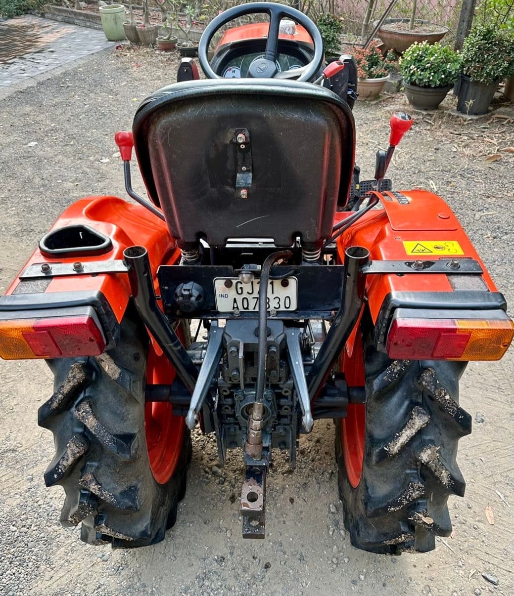 Kubota NeoStar A211N 4WD (3)