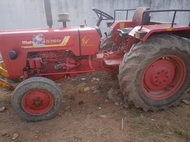 Mahindra 575 DI (4)