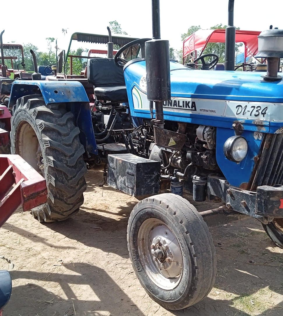Sonalika DI 734 (4)