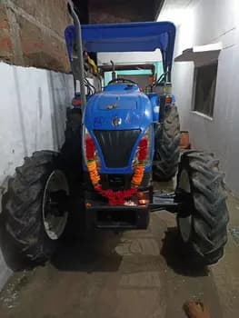 New holland Excel 4710 4wd image 1