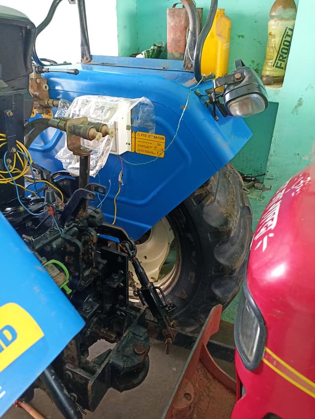 New holland Excel 4710 4wd (3)