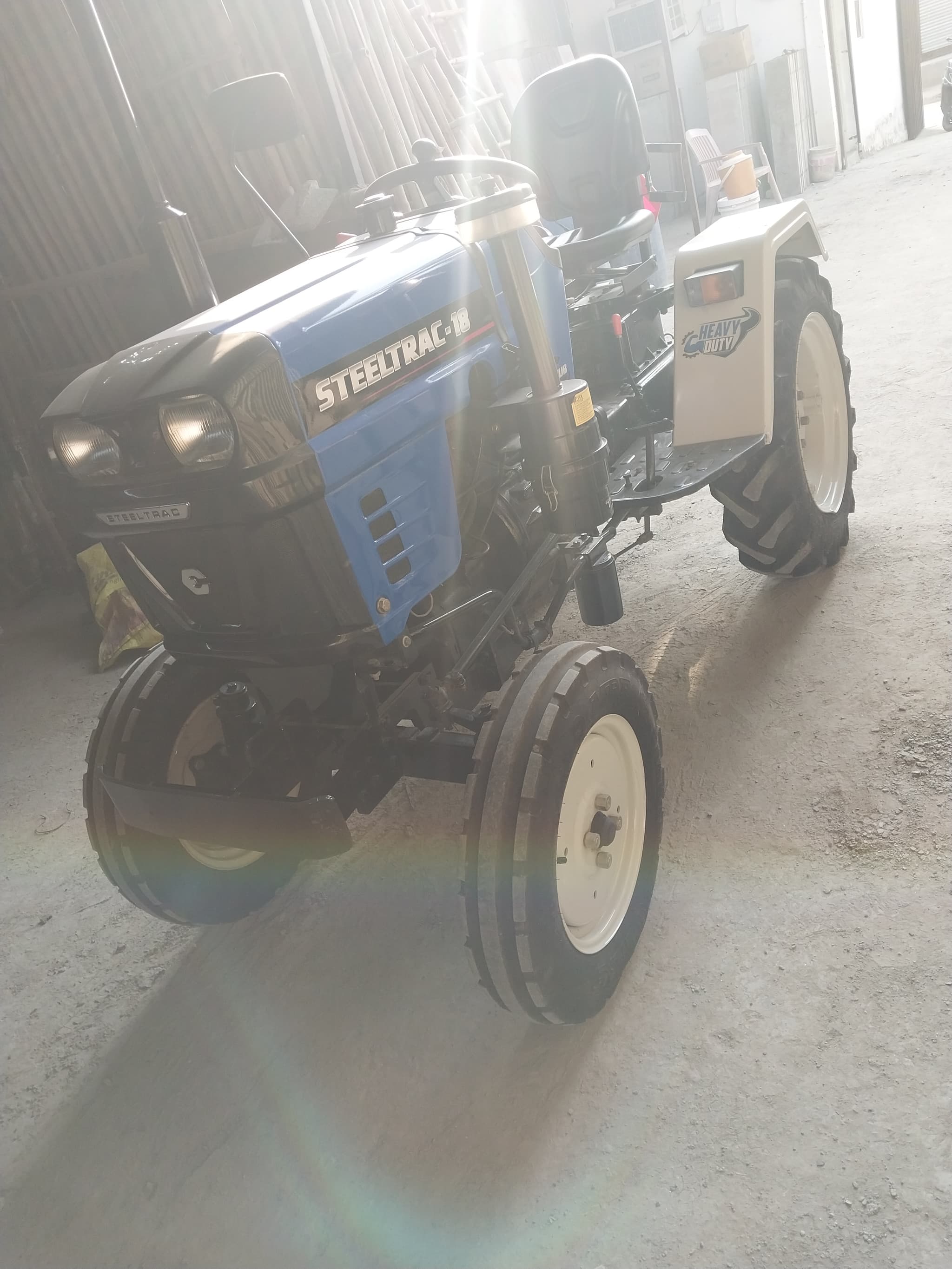 Escorts Steeltrac 18 (3)