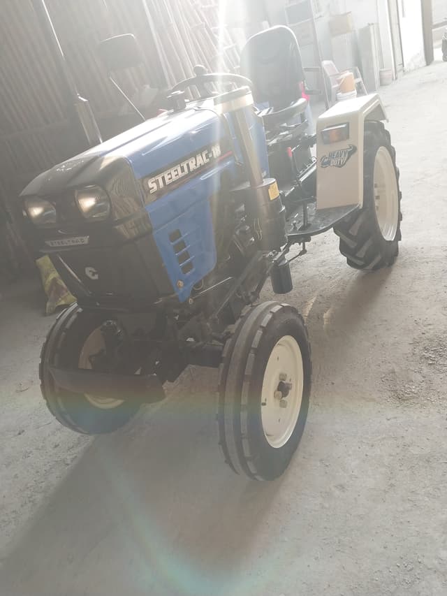 Escorts Steeltrac 18 (3)