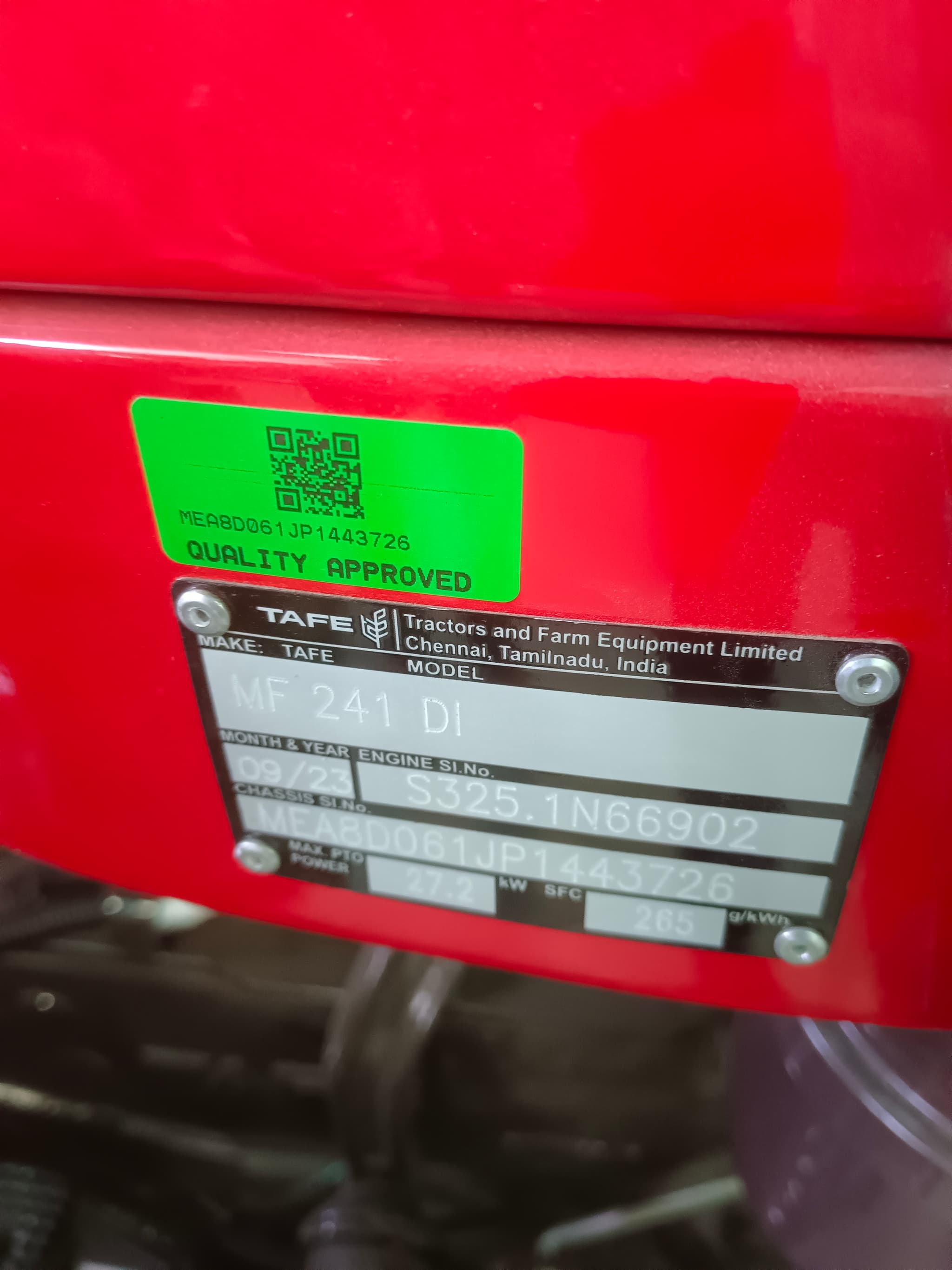 Massey ferguson 241 Dynatrack (4)