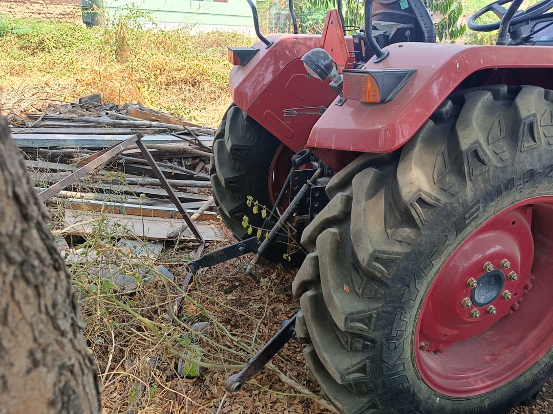 Mahindra Yuvo Tech plus 575 (3)