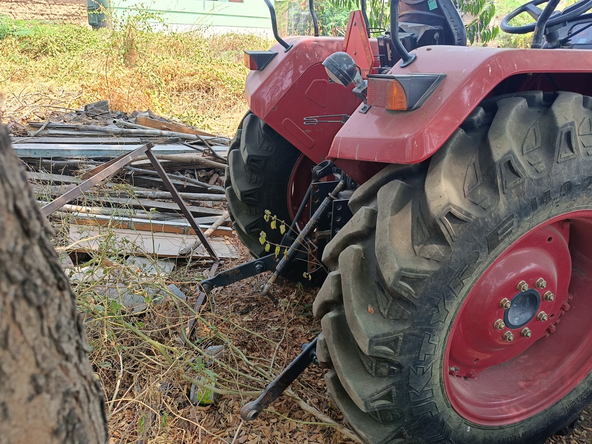 Mahindra Yuvo Tech plus 575 (3)