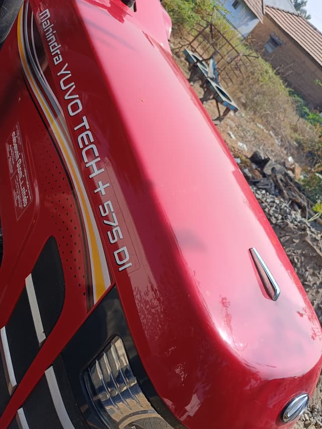 Mahindra Yuvo Tech plus 575 (4)