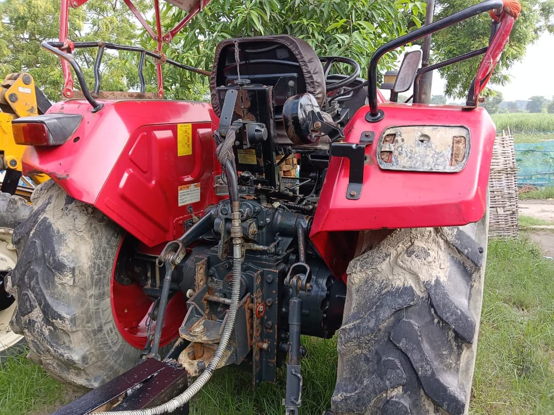 Mahindra YUVO 275 DI (3)