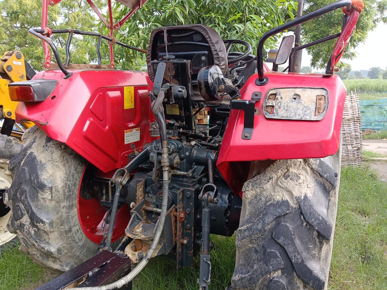 Mahindra YUVO 275 DI (3)