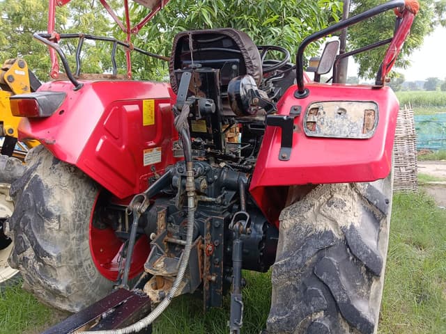 Mahindra YUVO 275 DI (3)