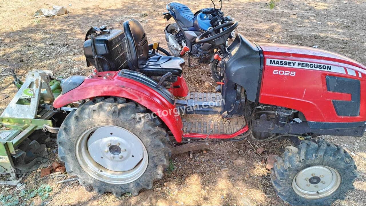 Massey ferguson 6028 4WD (2)