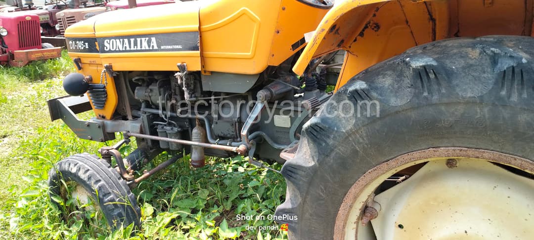 Sonalika DI 745 DLX (2)