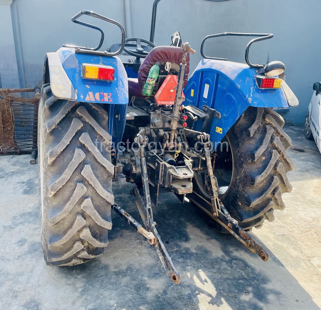 Ace DI 6565 V2 2WD (4)