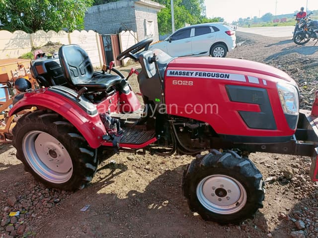 Massey ferguson 6028 MaxPro Wide track (3)