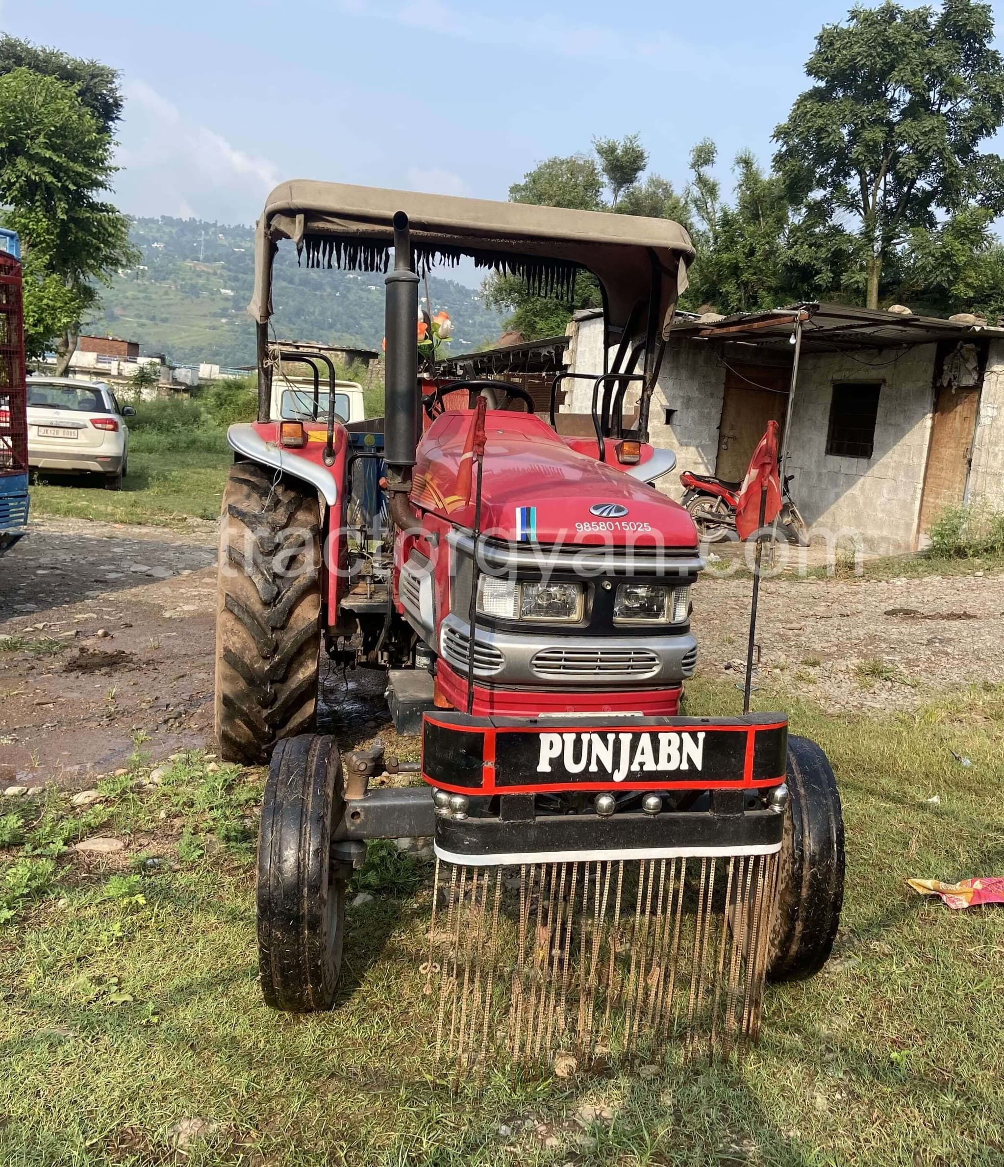 Mahindra Arjun 555 DI