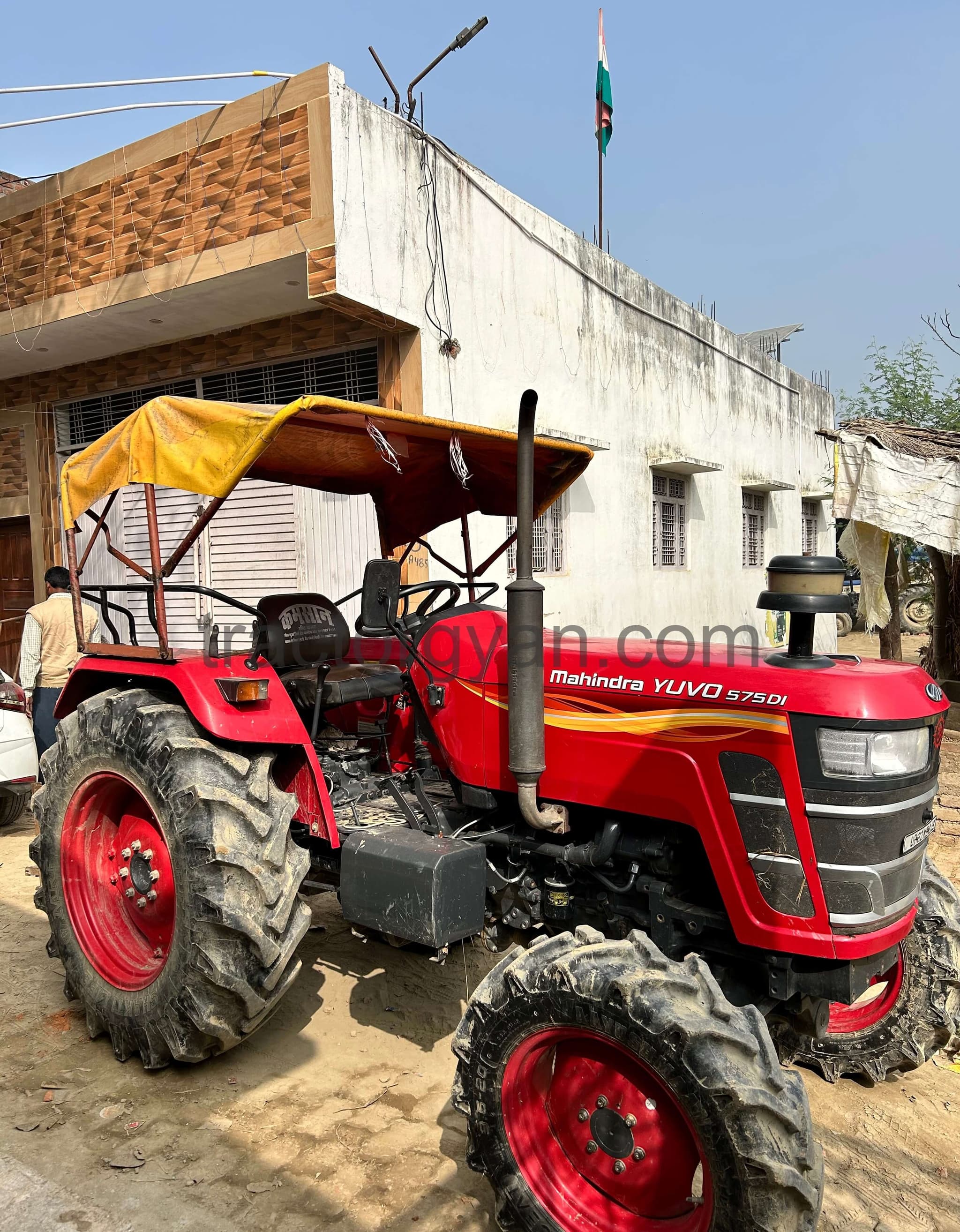 Mahindra Yuvo 575 DI 4WD (2)