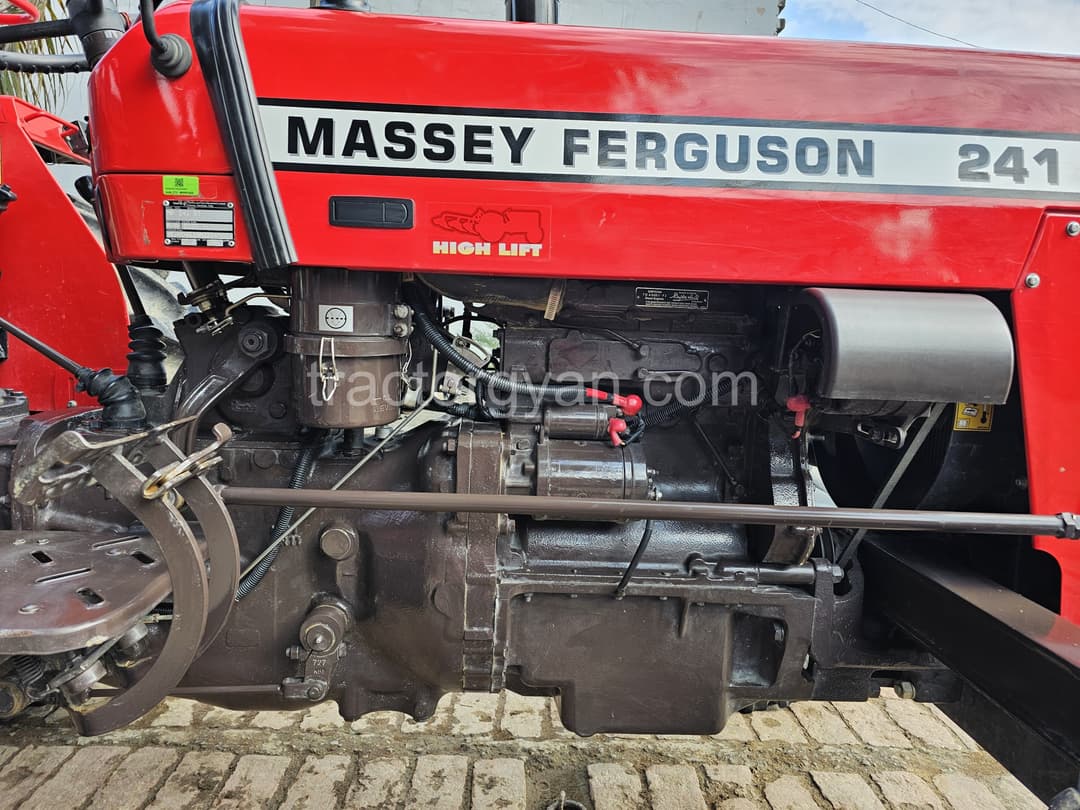 Massey ferguson 241 R (3)