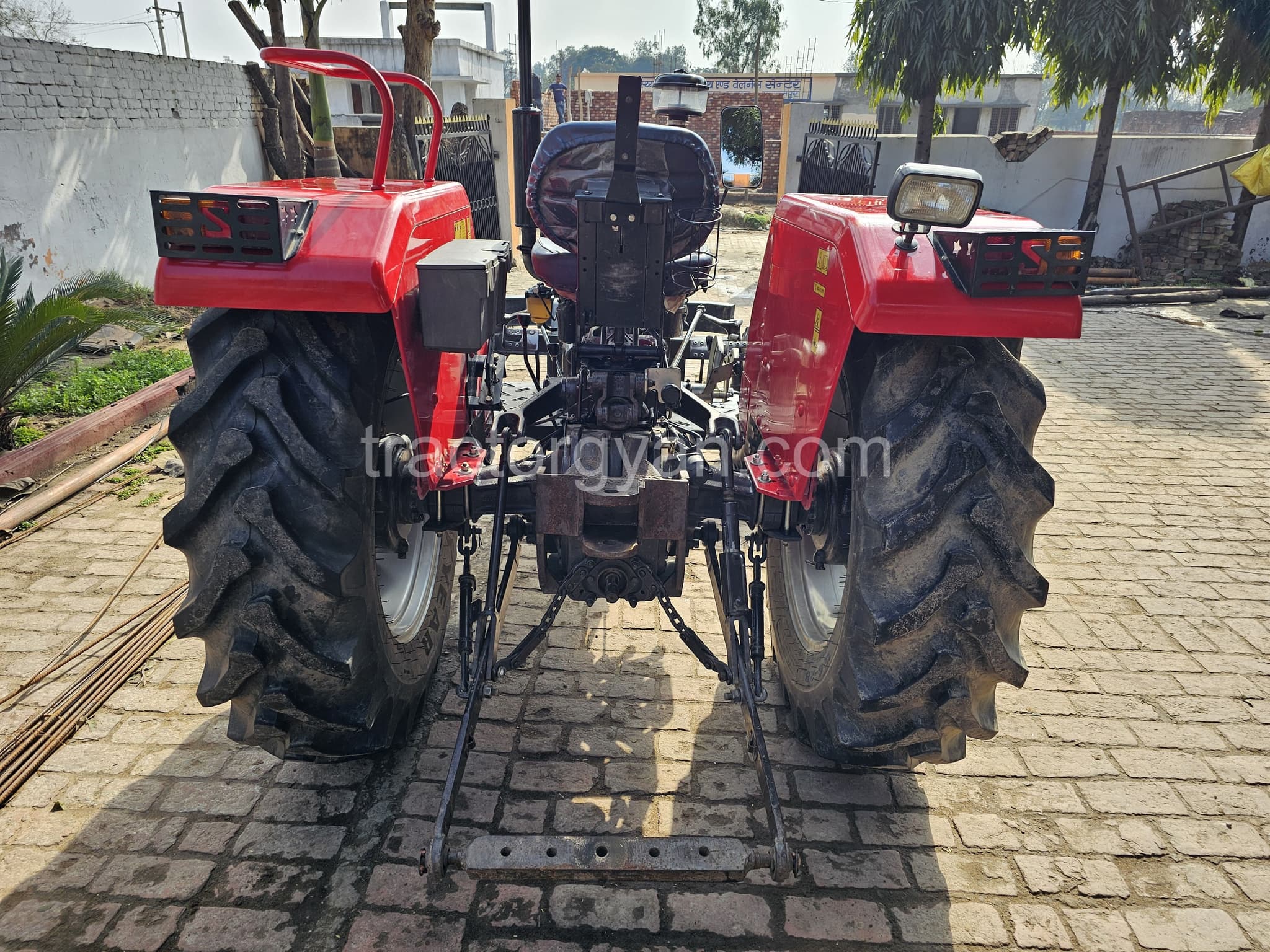 Massey ferguson 241 R (4)