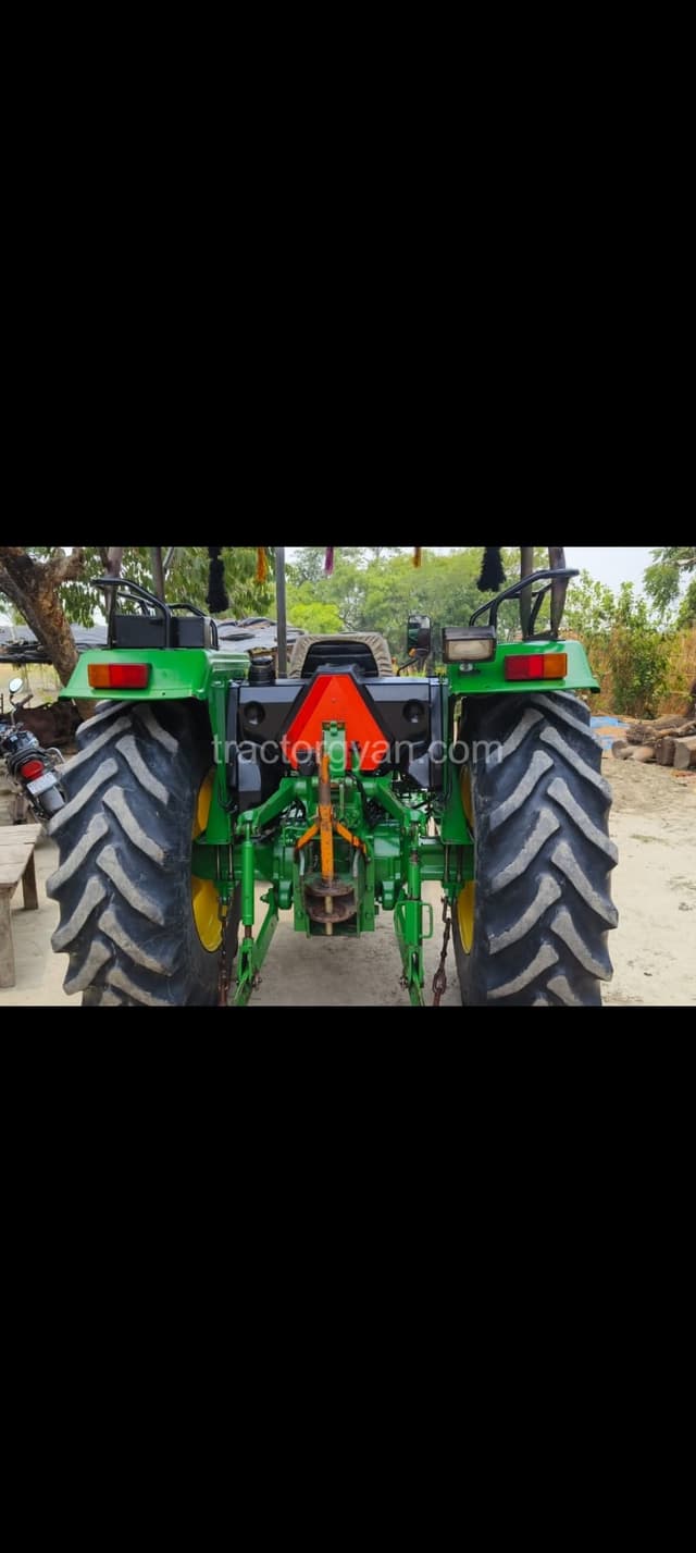 John deere 5050 D (4)