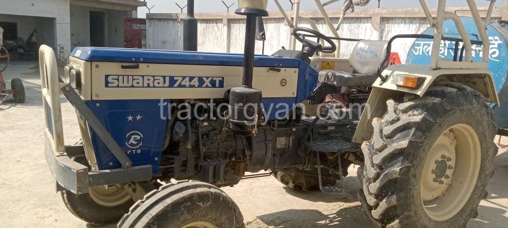 Swaraj 744 XT