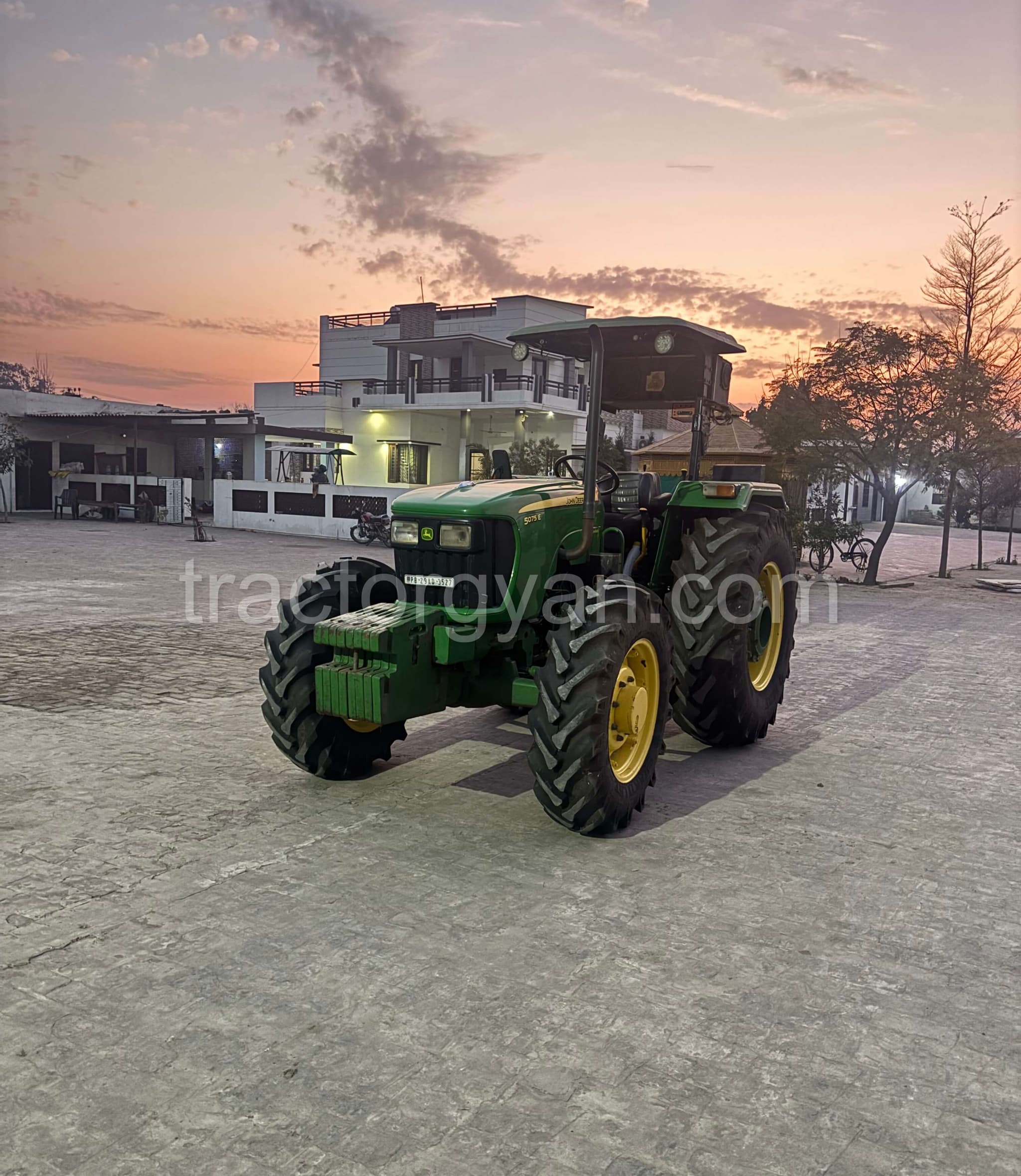 John deere 5075 E 4WD