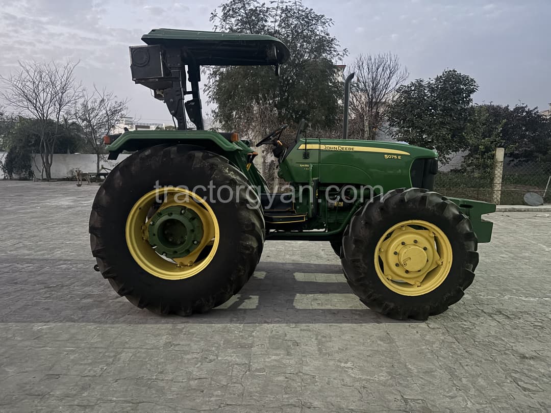 John deere 5075 E 4WD (2)