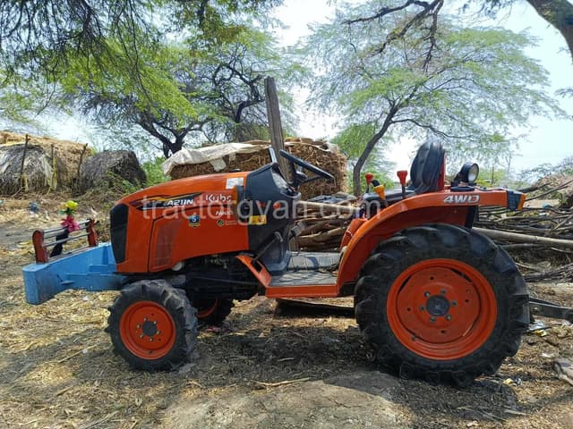 Kubota NeoStar A211N 4WD (2)