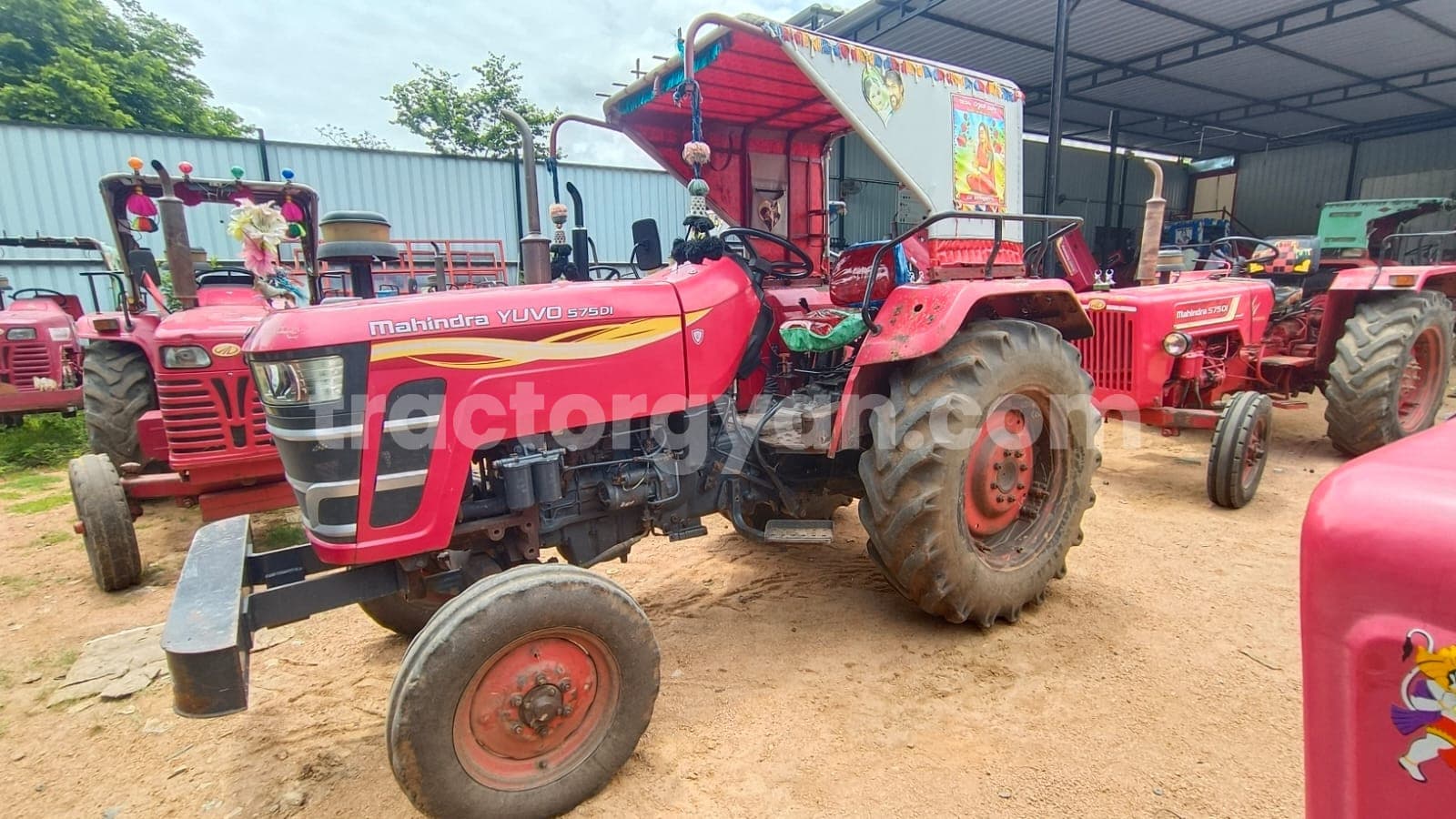 Mahindra YUVO 575 DI (2)