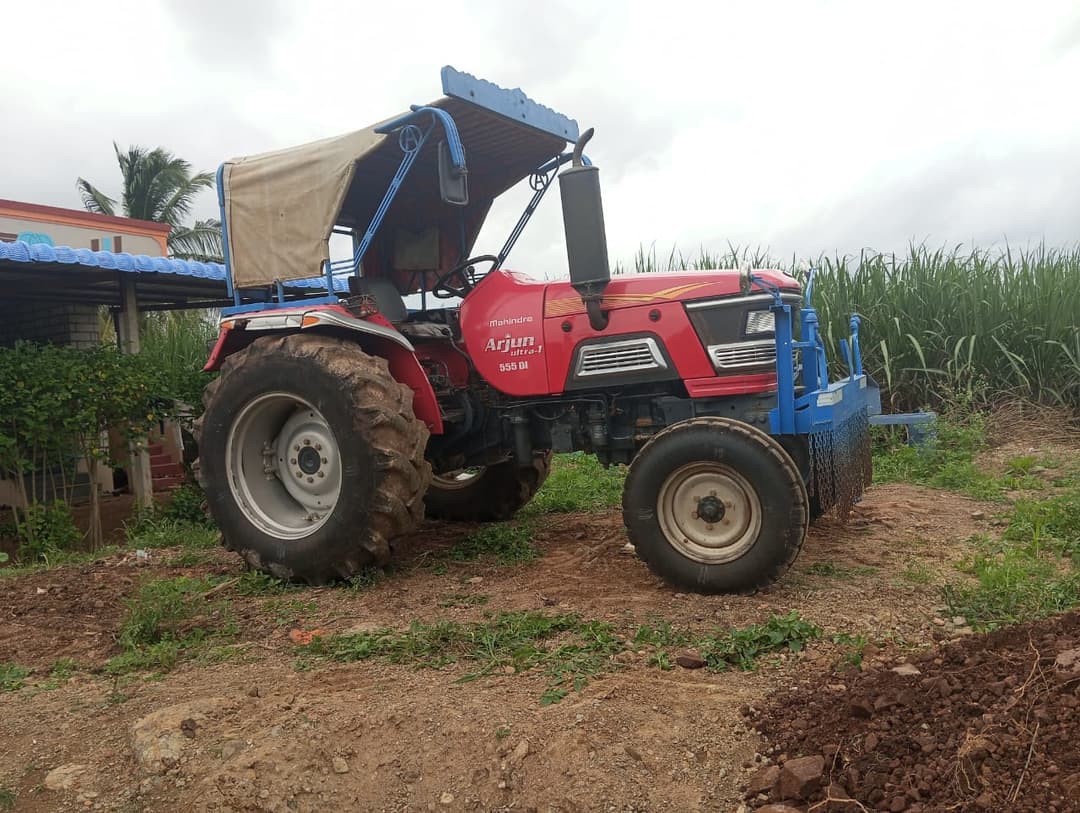 Mahindra Arjun 555 DI (2) Mahindra Arjun 555 DI (2)