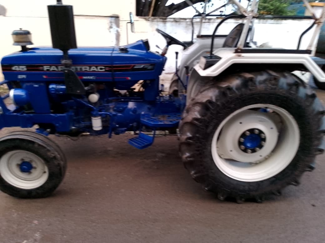 Farmtrac 45 powermaxx (2) Farmtrac 45 powermaxx (2)