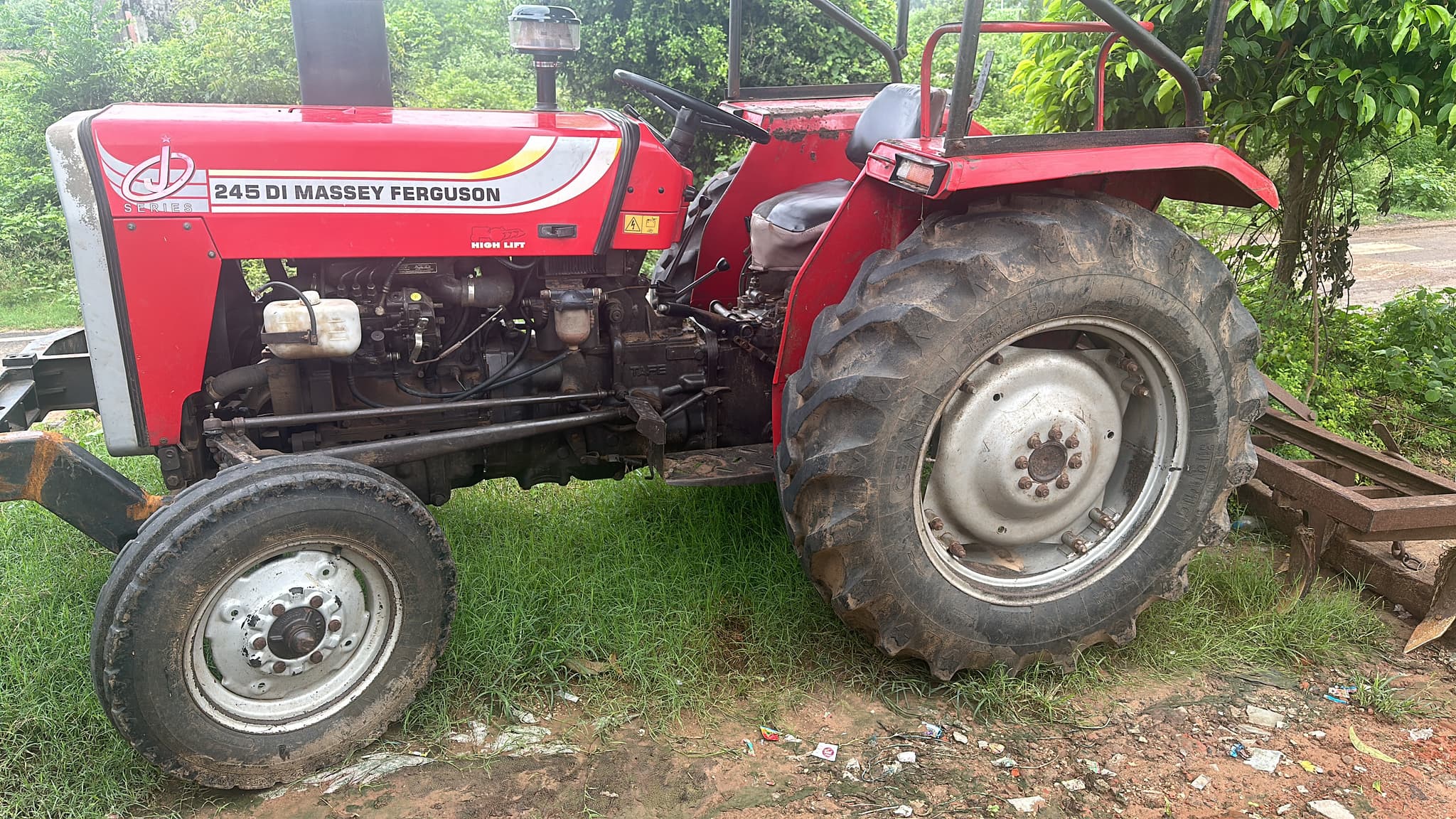 Massey ferguson 245 DI (3)