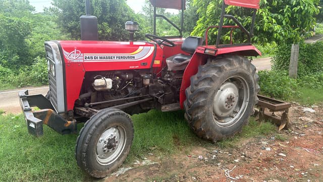 Massey ferguson 245 DI (4)