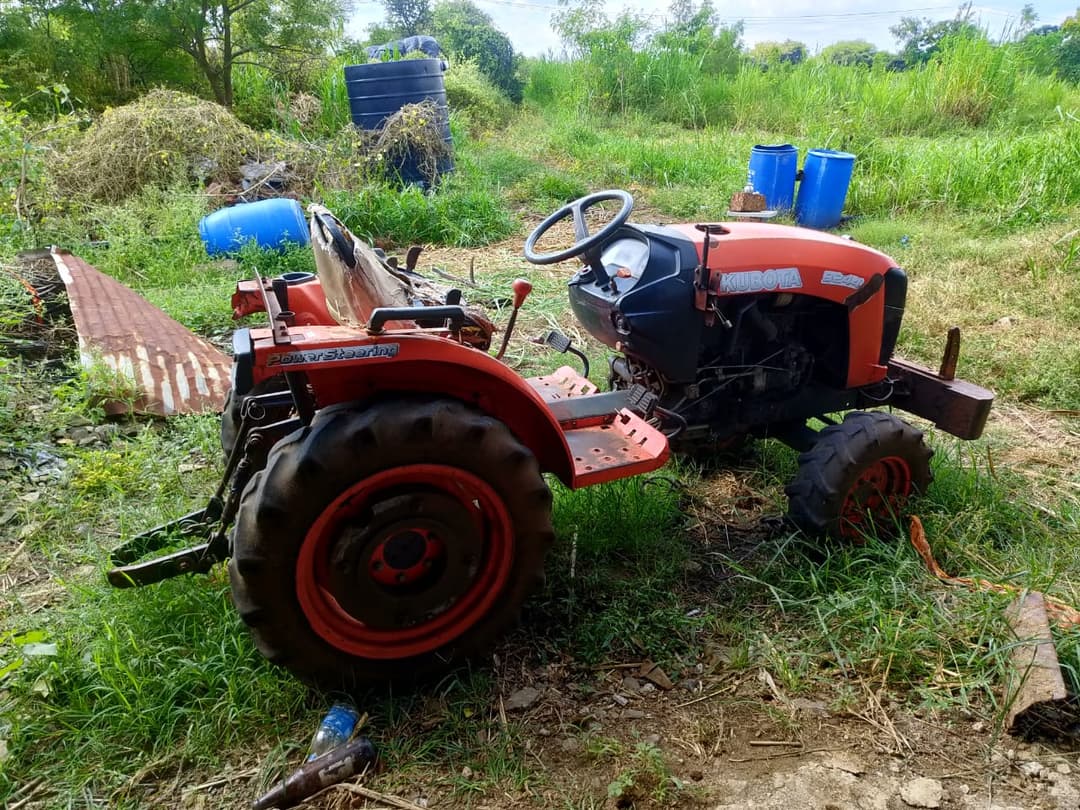Kubota Neostar B2441 4WD (2)