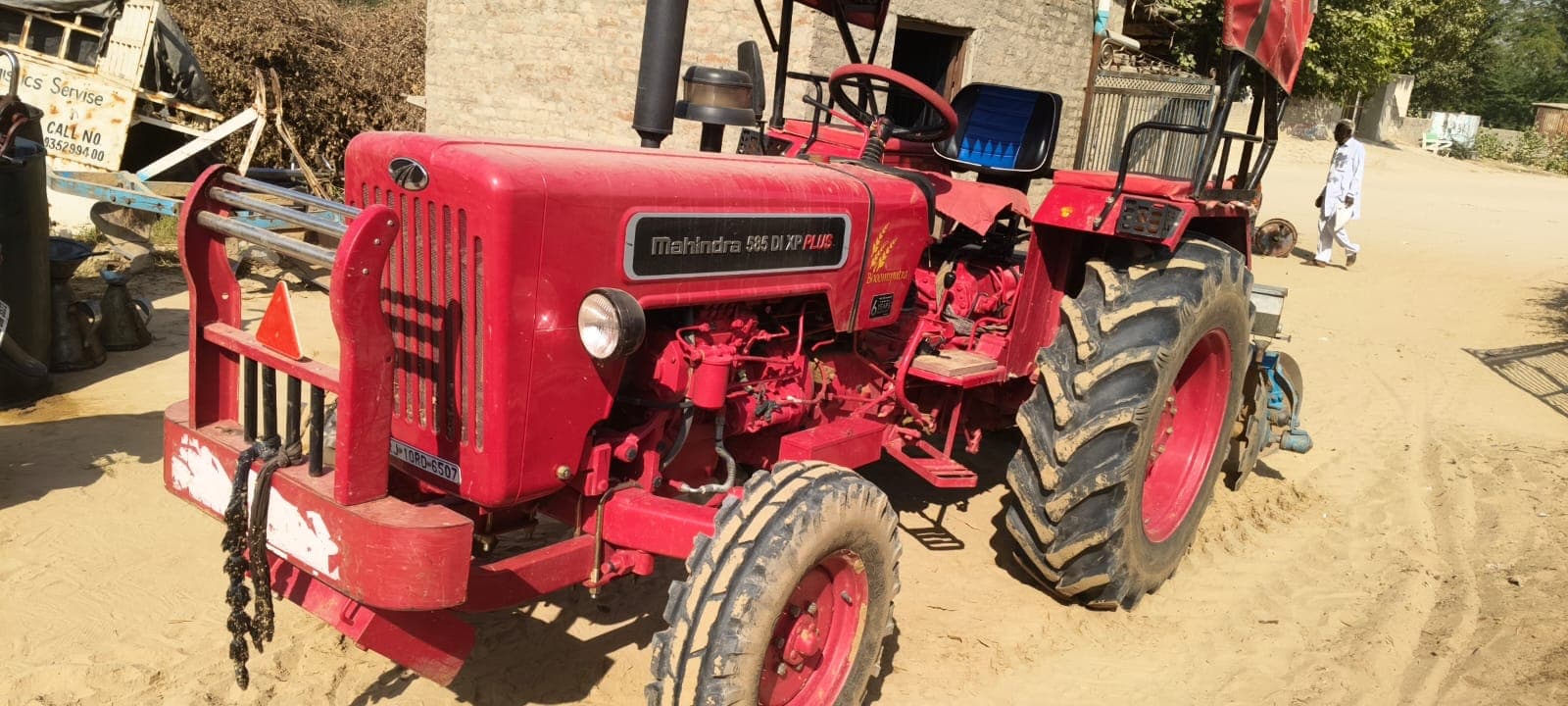 Mahindra 585 DI XP Plus (49.3HP) (3)