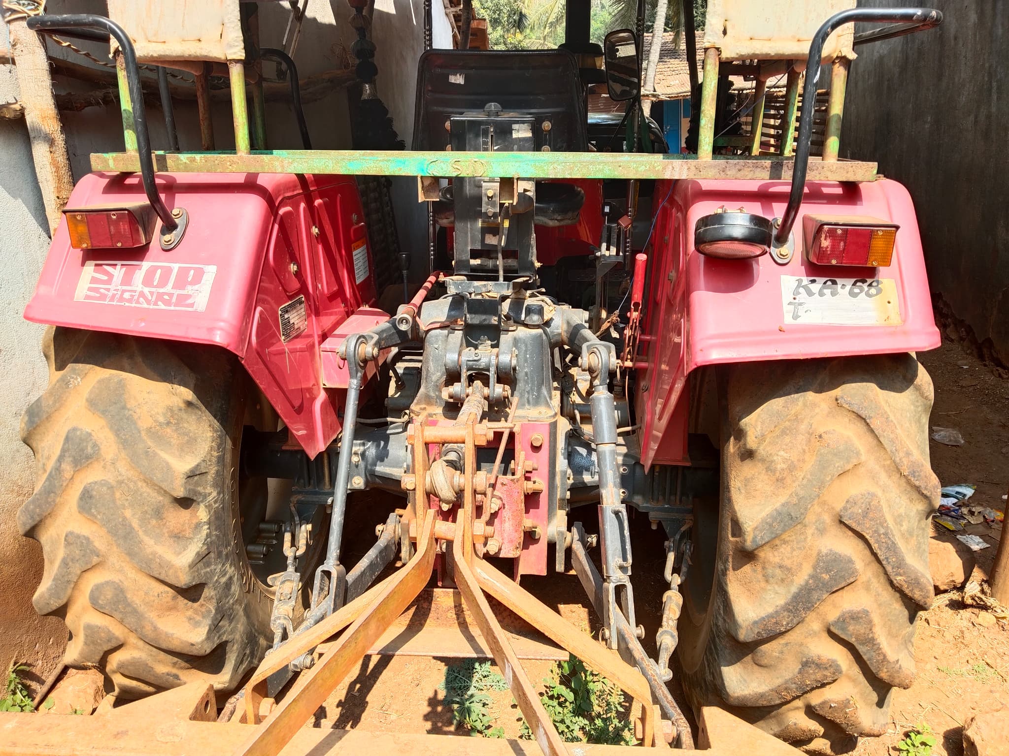 Mahindra 585 DI XP Plus DLX (49.9HP) (3)