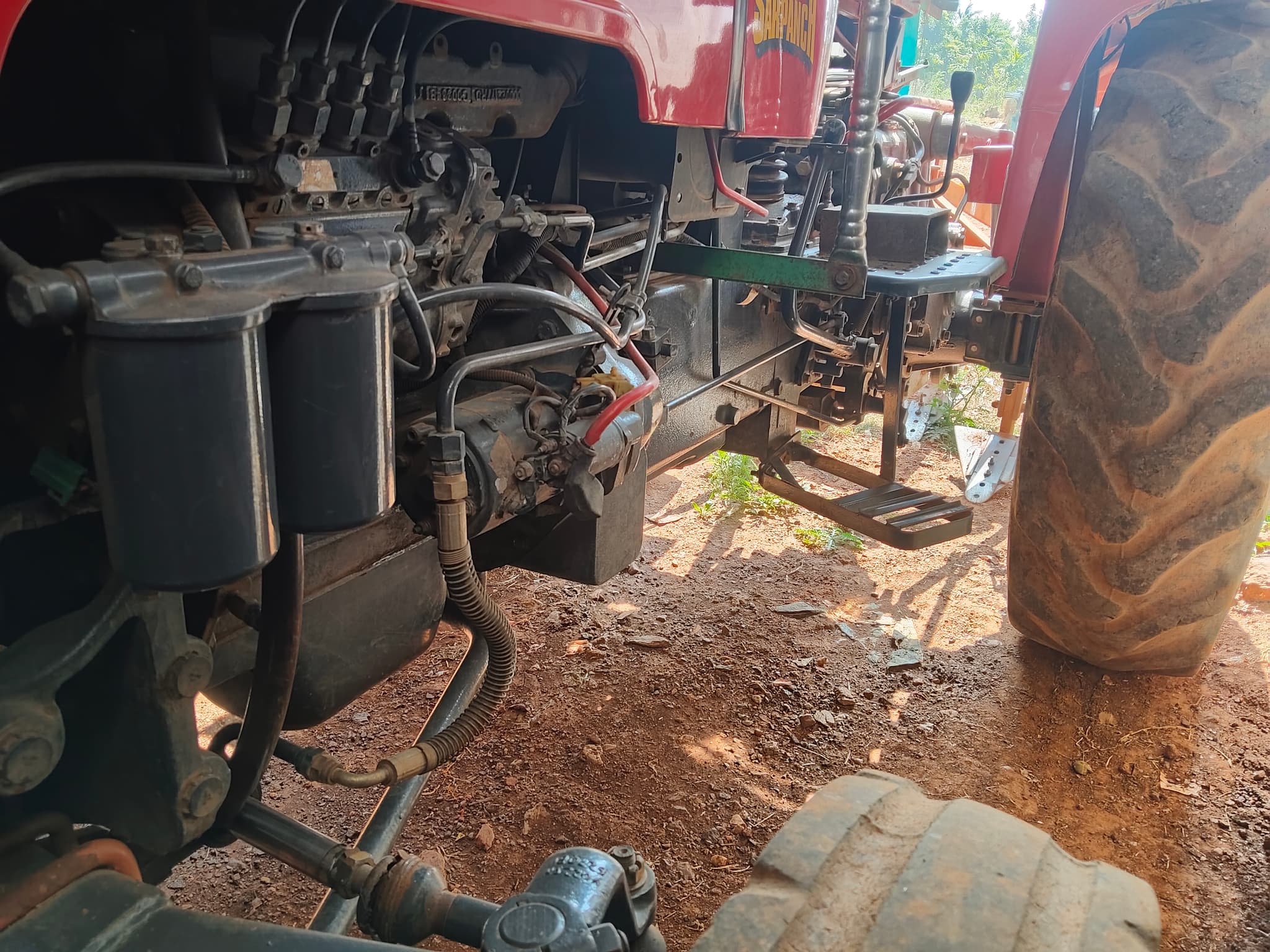 Mahindra 585 DI XP Plus DLX (49.9HP) (4)