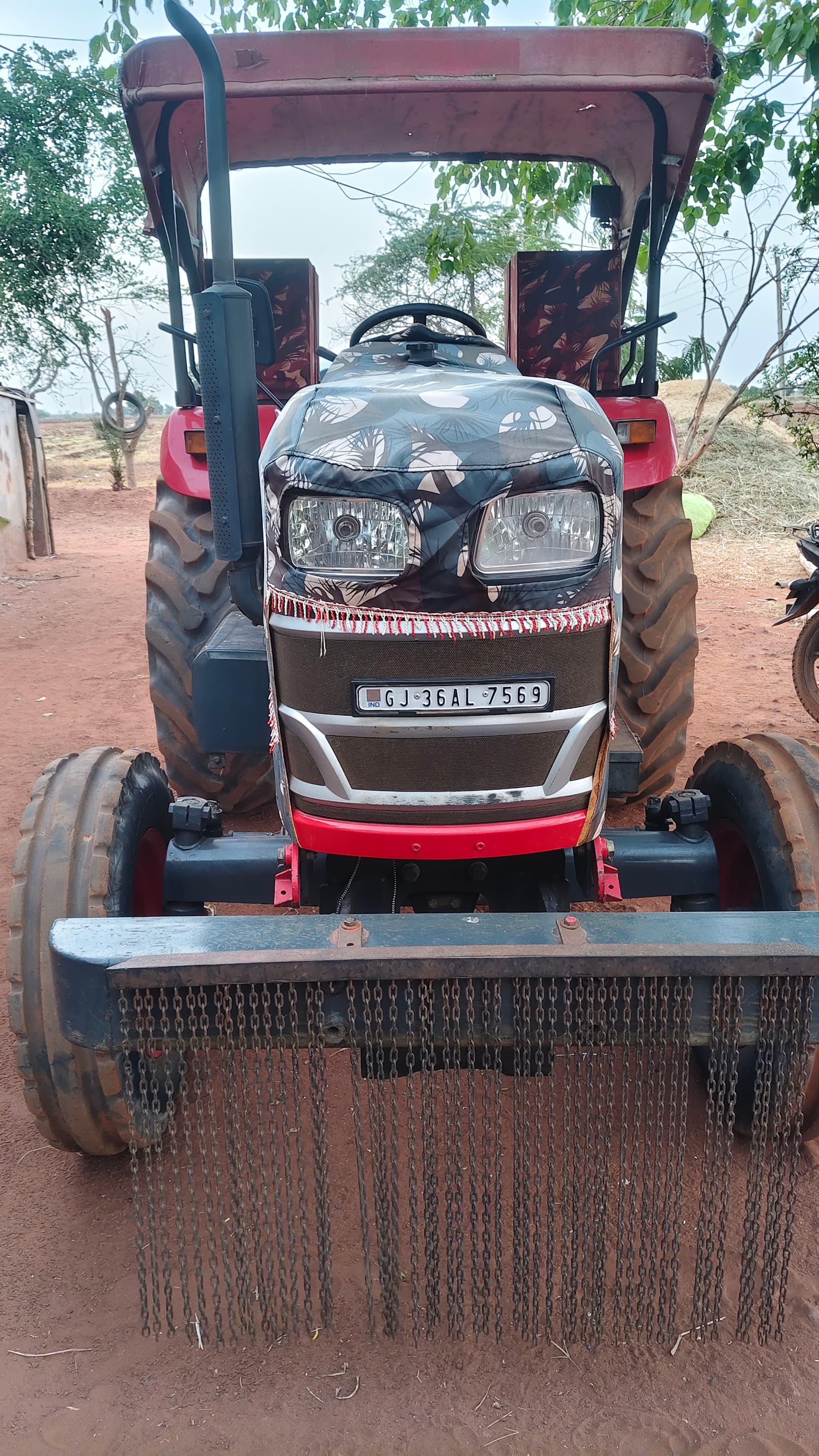 Yuvo Tech plus 585 (49.3HP)