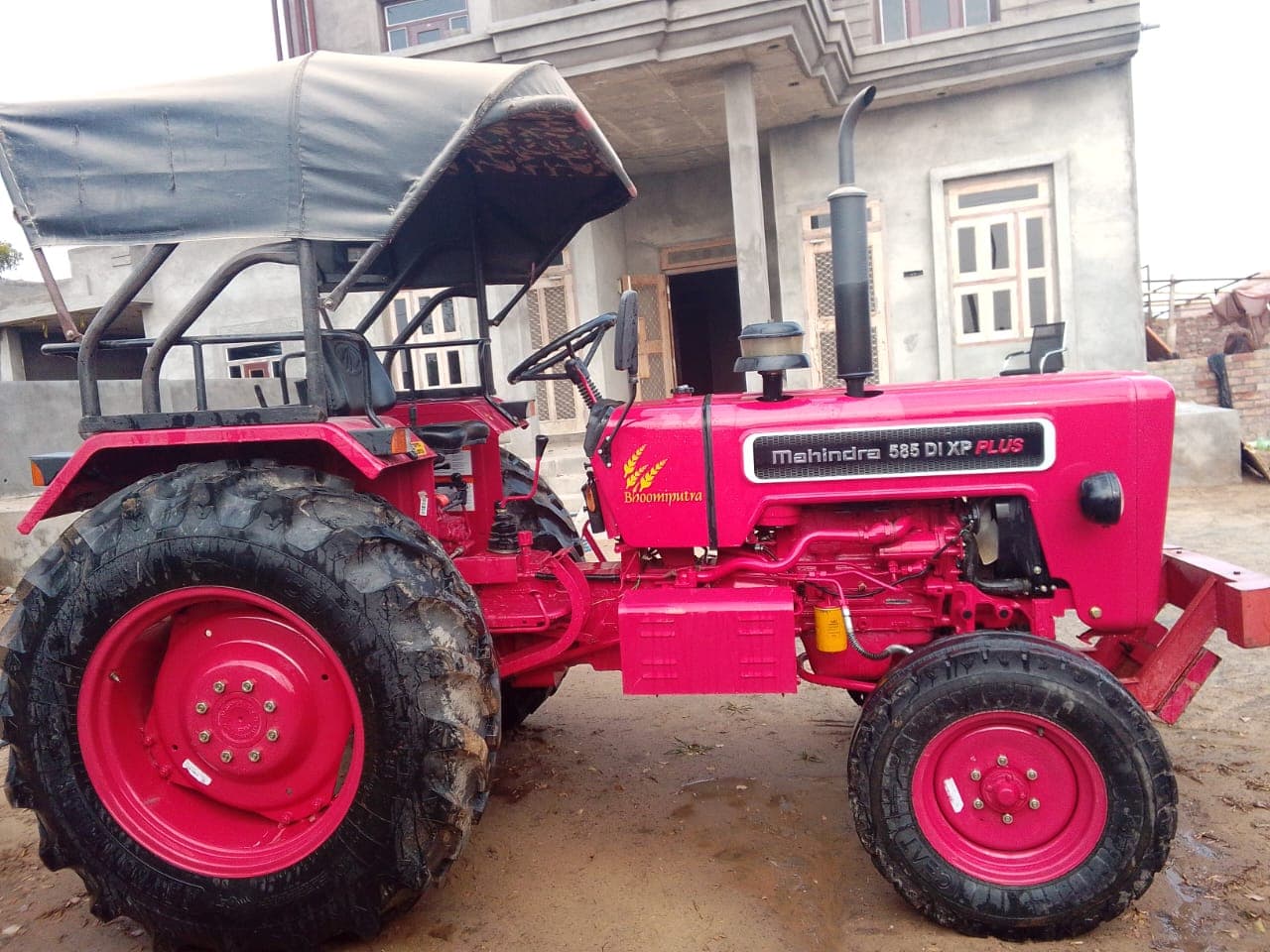 Mahindra 585 DI XP Plus DLX (49.9HP)
