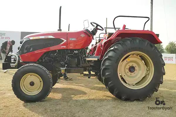 Solis JP 975 tractor
