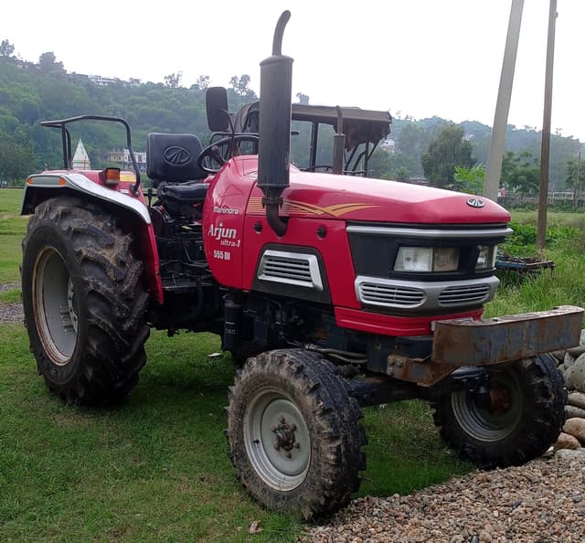 Mahindra Arjun 555 DI (49.3 HP) (1)