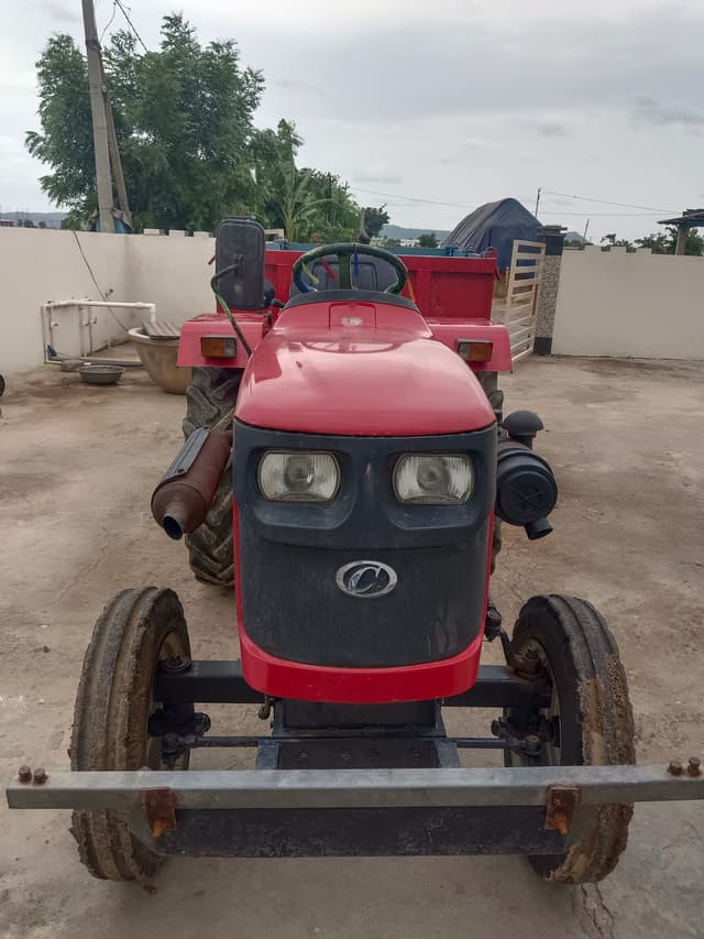 Captain 280 Dx 2wd (28 HP) (2)