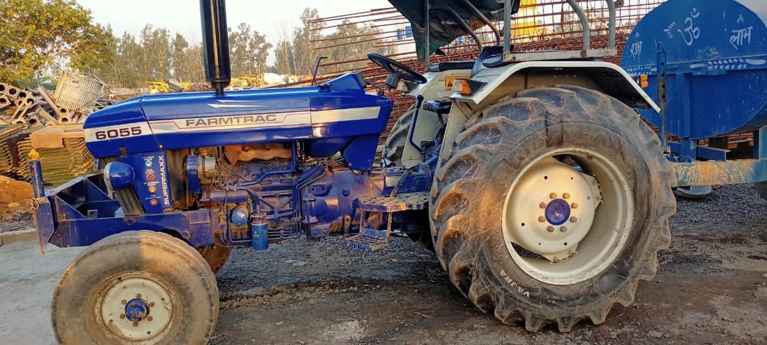 Farmtrac 6055 (2)