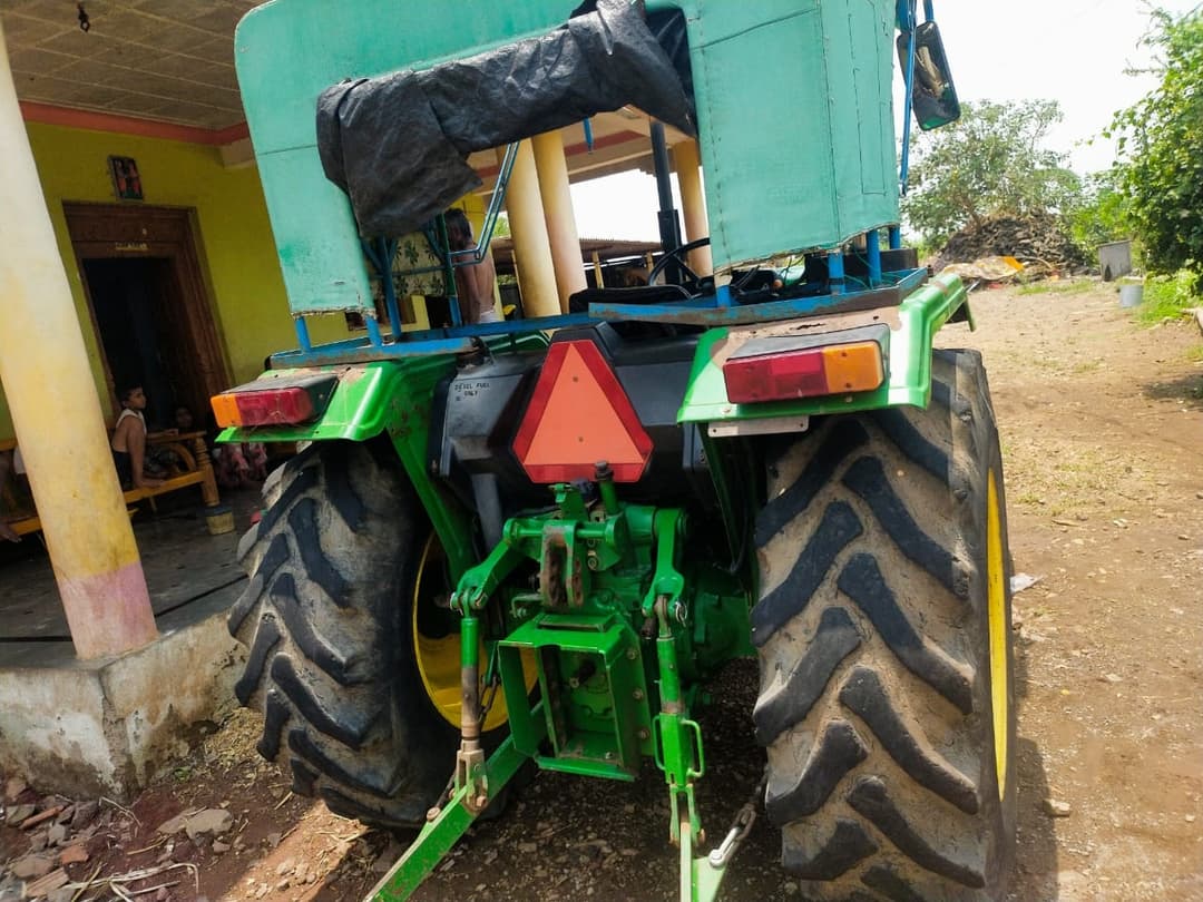 John deere 5055 E (4)