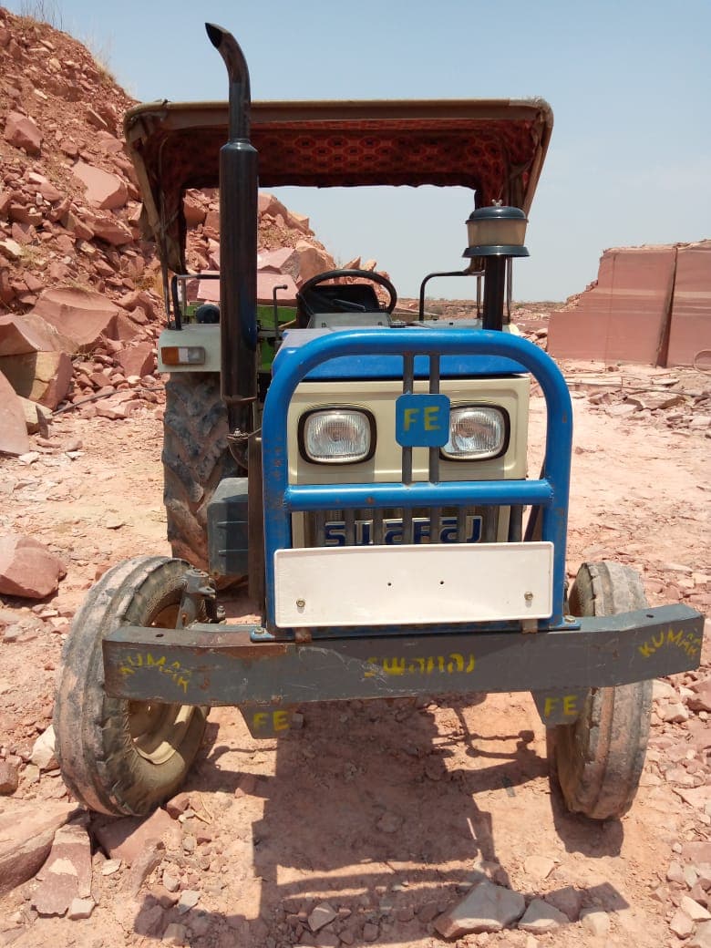 Swaraj 735 XT