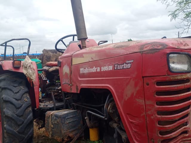Mahindra 595 DI TURBO (1)