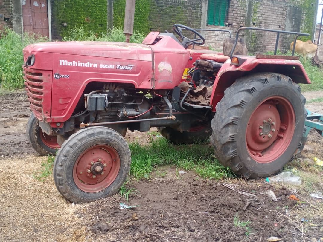 Mahindra 595 DI TURBO (3)