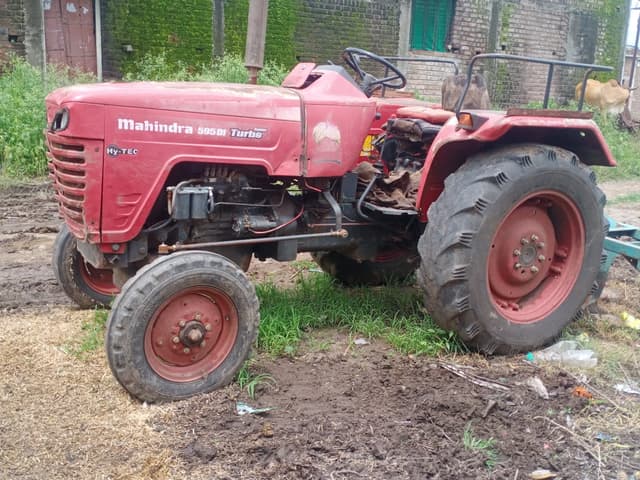 Mahindra 595 DI TURBO (3)